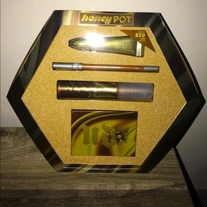 New in Box Urban Decay Honey Makeup Set